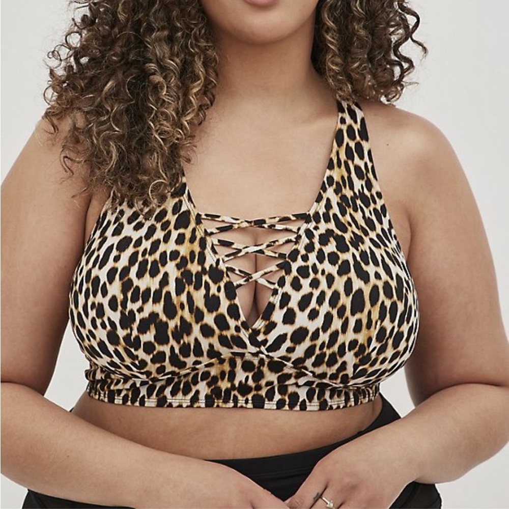 Torrid WIRELESS XO TRIANGLE BIKINI TOP 4X